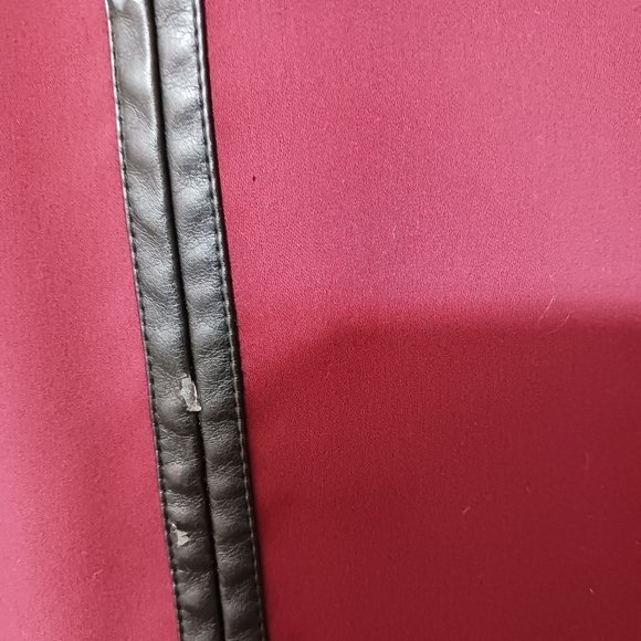 Calvin Klein Burgundy, Faux Leather trim Tunic sleeveless Keyhole front snap - Picture 3 of 5